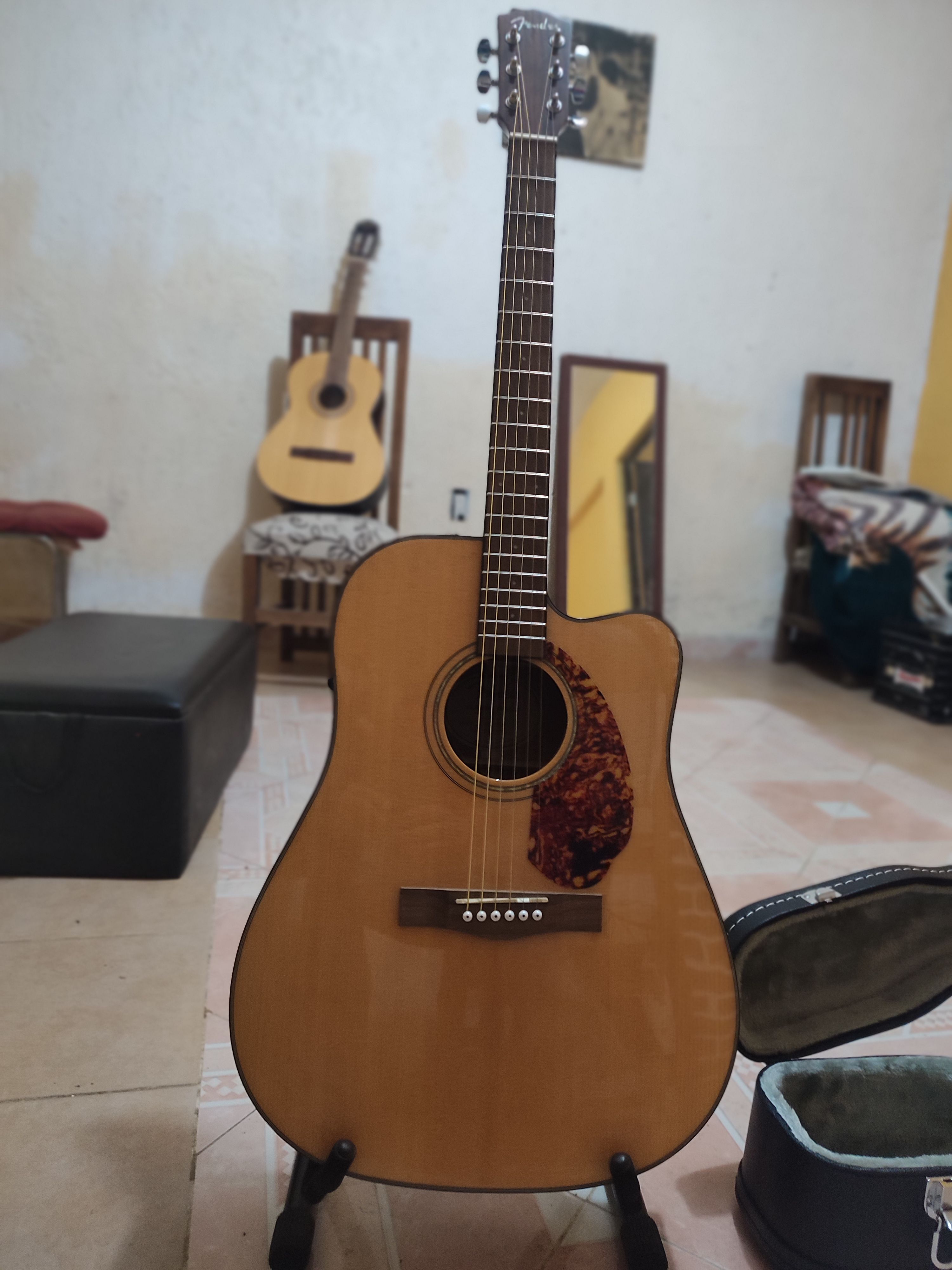 Fender 140SCE