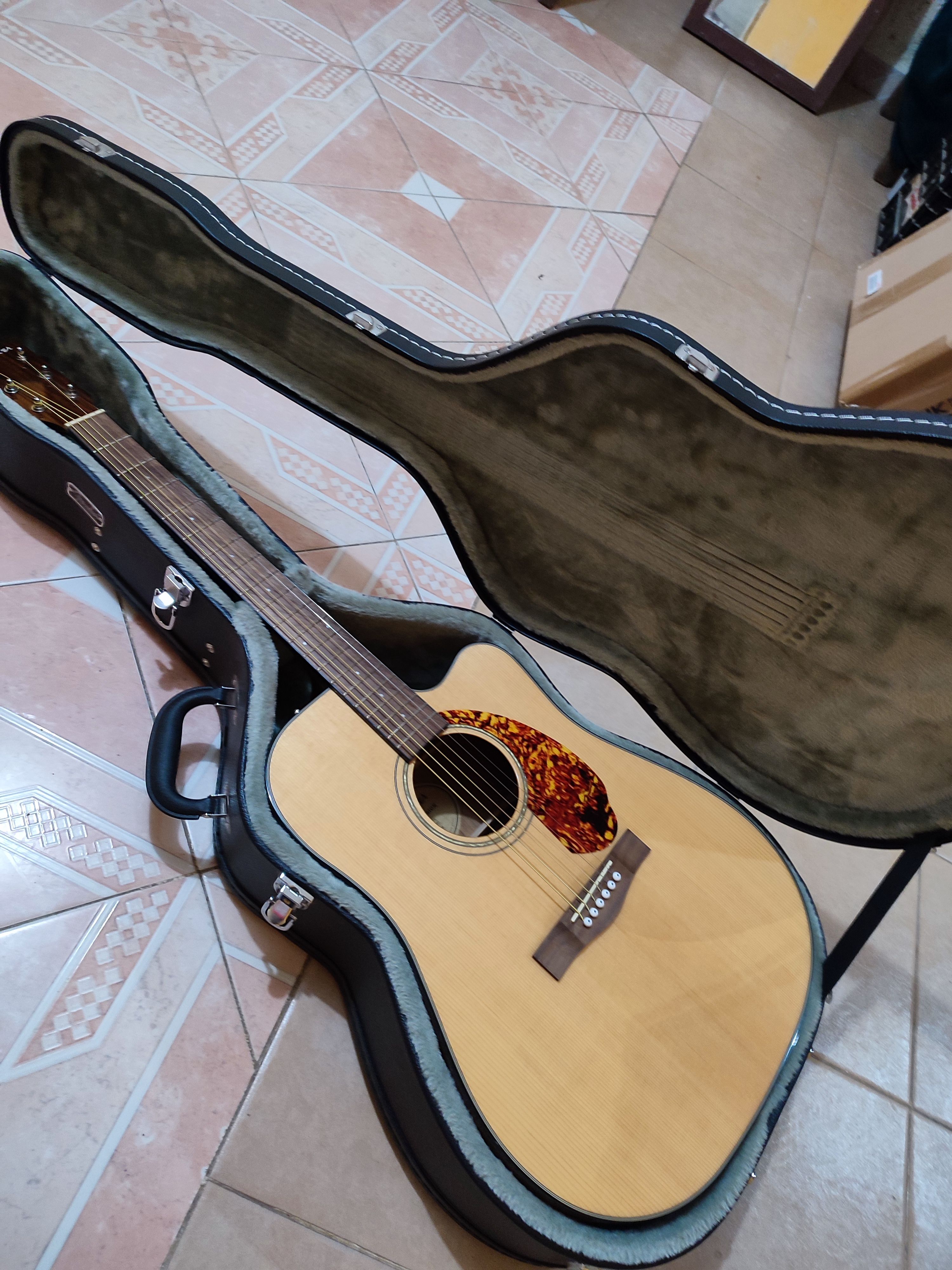 Fender 140SCE